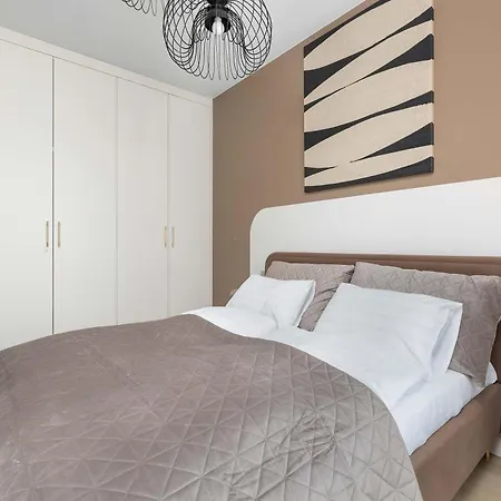 Stylowy Z Klimatyzacja I Balkonem Blisko Starego Miasta By Renters * 슈체친