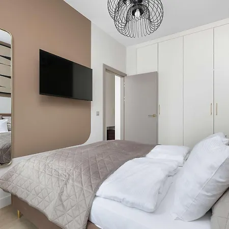 아파트 Stylowy Z Klimatyzacja I Balkonem Blisko Starego Miasta By Renters